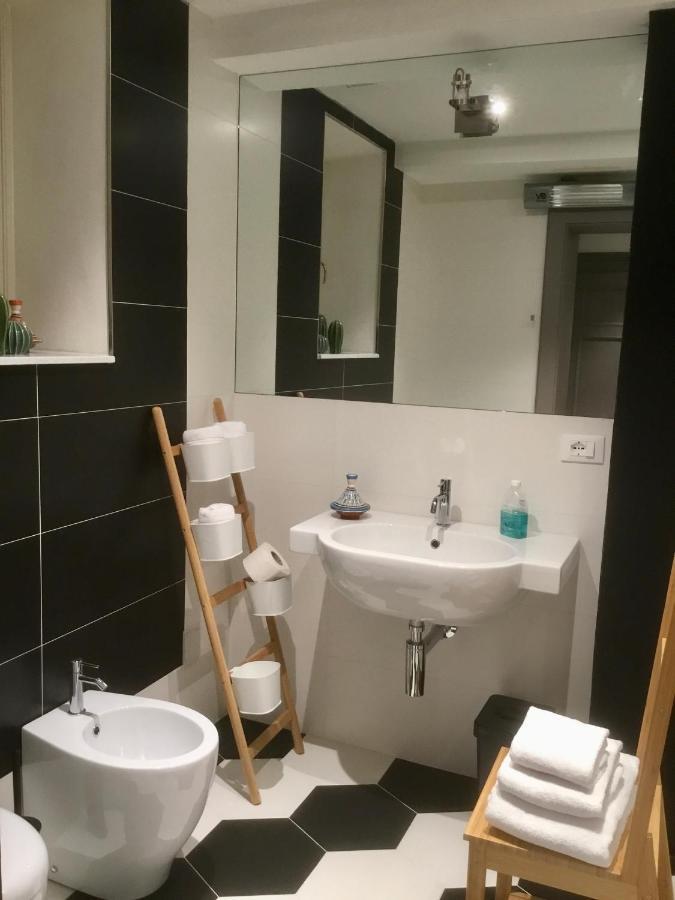 Torre Guinigi Luxury Loft Nel Centro Storico Di Lucca Apartment ภายนอก รูปภาพ